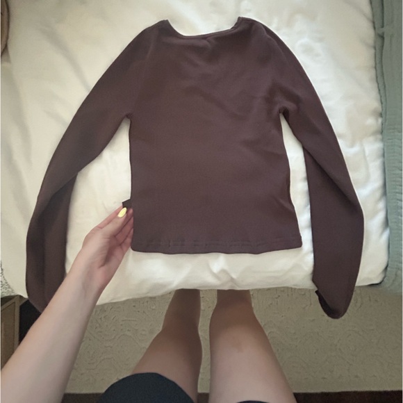 Waist length lululemon long sleeve - Picture 2 of 4